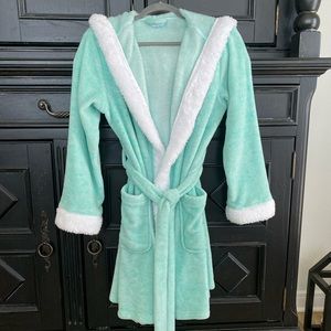 Plush Mint & White Short Hoodie Robe S/M